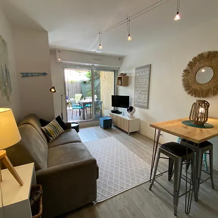 C208 Avec Terrasse Proche Апартаменты *