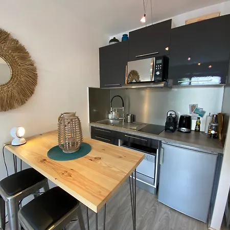 C208 Avec Terrasse Proche Апартаменты *