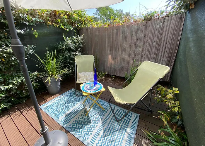 C208 Avec Terrasse Proche *