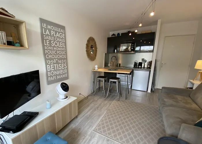 C208 Avec Terrasse Proche